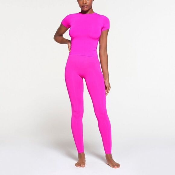 SKIMS SOFT SMOOTHING SEAMLESS LEGGINGS IN FUCHSIA Size XS - Picture 1 of 10